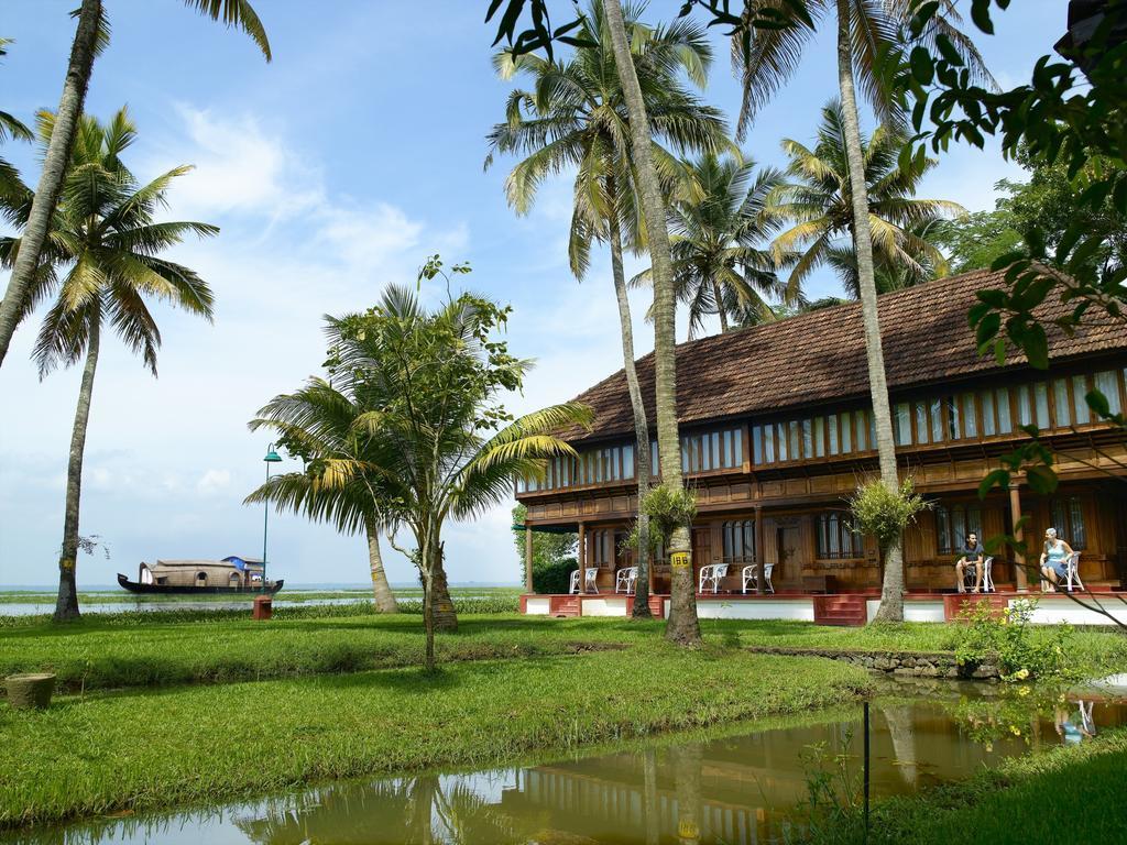 Готель Coconut Lagoon Kumarakom- A Cgh Earth Experience Екстер'єр фото