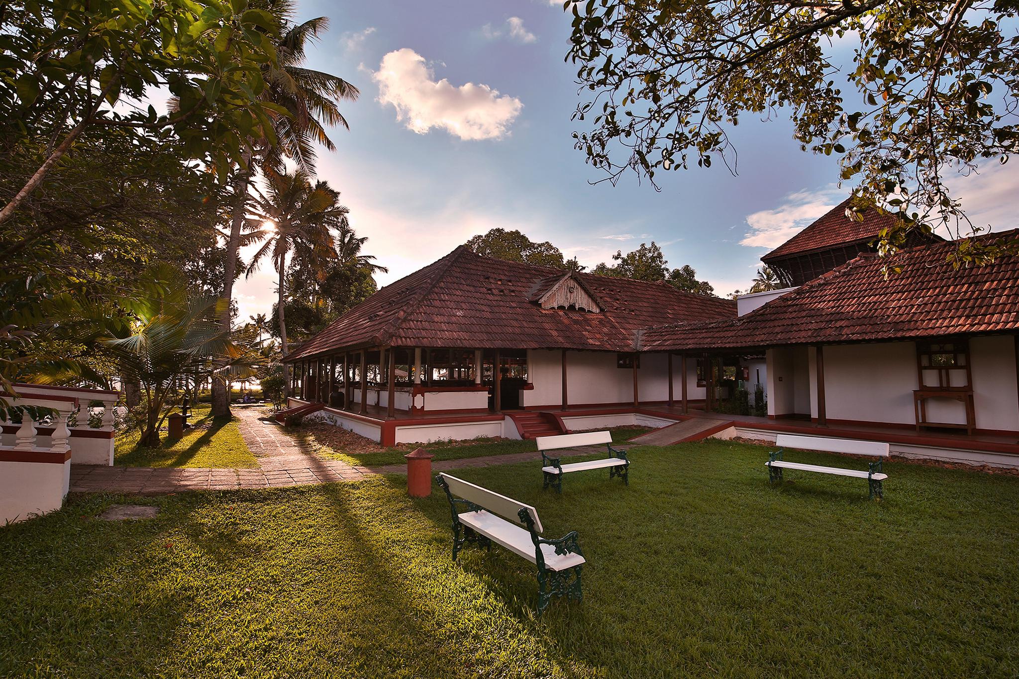 Готель Coconut Lagoon Kumarakom- A Cgh Earth Experience Екстер'єр фото