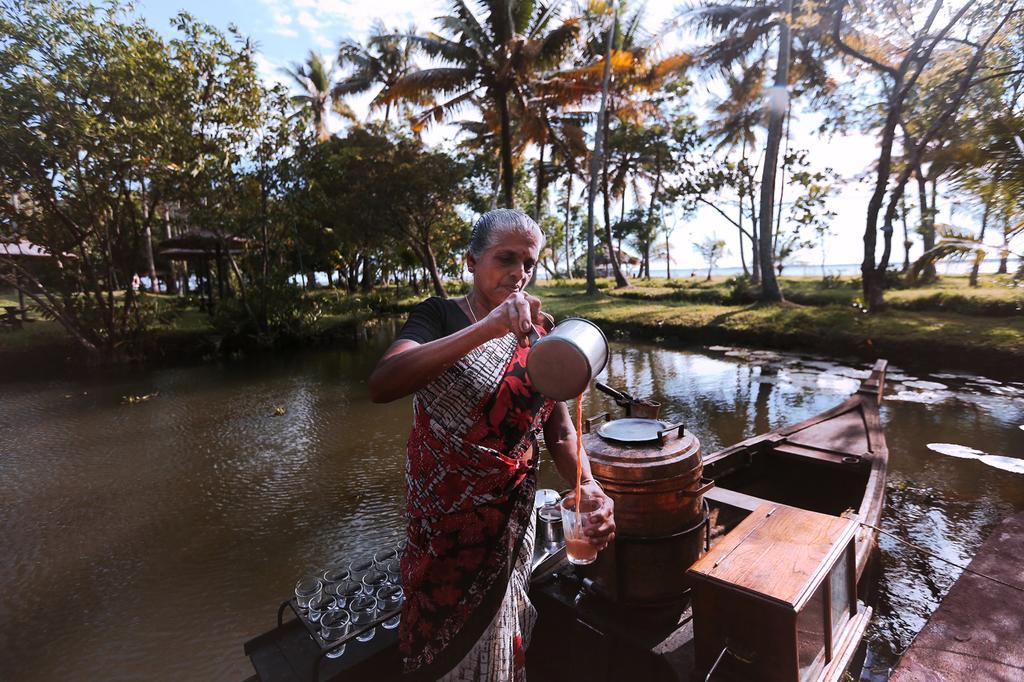 Готель Coconut Lagoon Kumarakom- A Cgh Earth Experience Екстер'єр фото