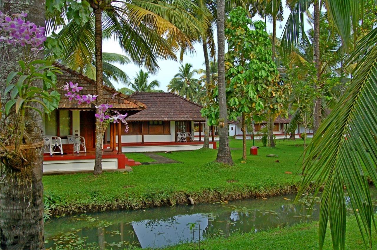 Готель Coconut Lagoon Kumarakom- A Cgh Earth Experience Екстер'єр фото